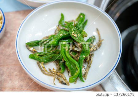 Spicy Stir Fried Anchovy Korean side dish 137260179