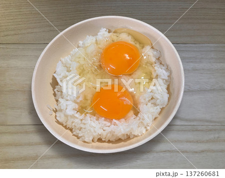 卵がけごはん 卵がけごはん 137260681