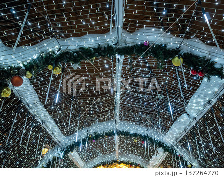 roof of arch with Christmas illuminations in city 137264770
