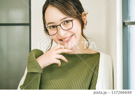 若い女性のポートレート 若い女性のポートレート 137266699