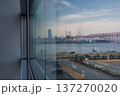 ガラス越しの港湾 137270020