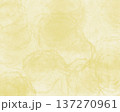 金色の和紙による背景素材テクスチャ 137270961