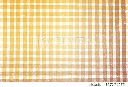かすれ加工のギンガムチェック背景 黄色と茶色のグラデーション 137271075