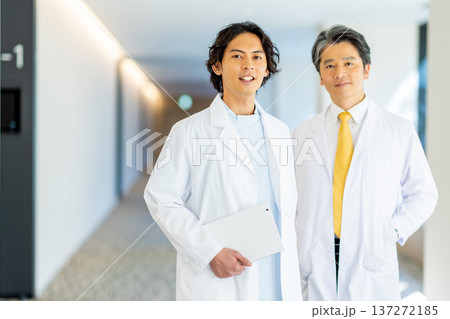 医者　男性 137272185