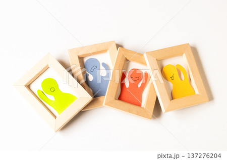 ノンバーバルコミュニケーションのコラージュいろいろ 137276204