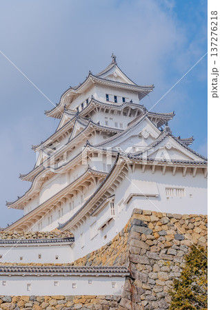 石垣と姫路城天守 石垣と姫路城天守 137276218