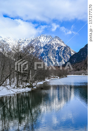 厳冬期の上高地 137277170