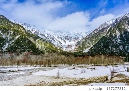 厳冬期の上高地 厳冬期の上高地 137277212