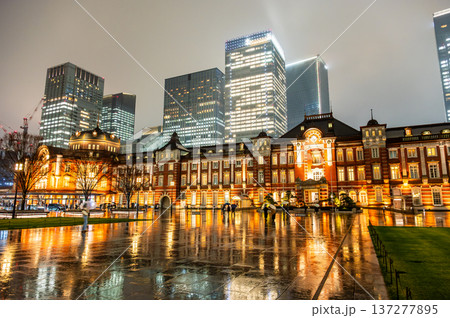 雨の夜の東京 雨の夜の東京 137277895