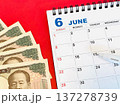 6月カレンダーとお金 137278739