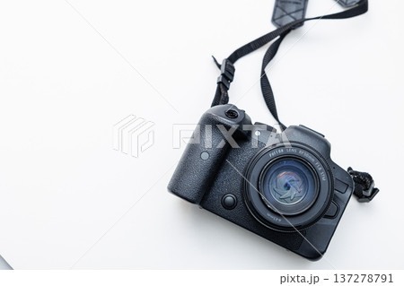 一眼レフカメラの撮影のイメージ画像 137278791