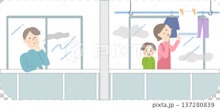 ベランダでタバコを吸う男性と煙に苦しむ隣人 ベランダでタバコを吸う男性と煙に苦しむ隣人 137280839