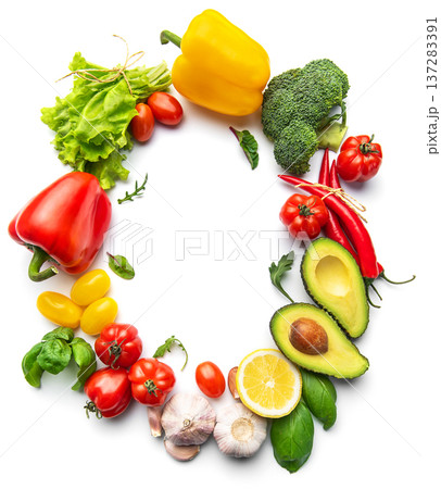 Fresh organic vegetables forming a circular frame 137283391