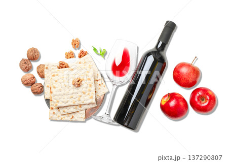 Passover foods: wine, matzah, apples, walnuts, isolated, PNG Passover foods: wine, matzah, apples, walnuts, isolated, PNG 137290807