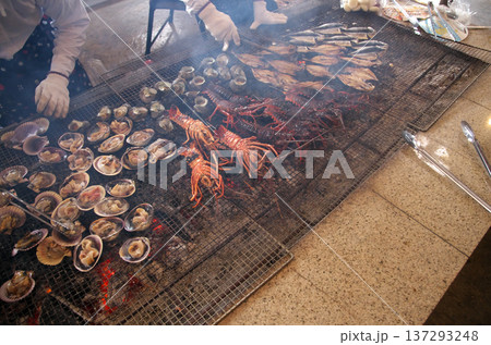 伊勢海老の炭火焼き 伊勢海老の炭火焼き 137293248
