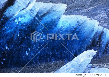氷河の大地 137293504