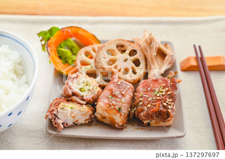 牛肉巻きと焼き野菜 牛肉巻きと焼き野菜 137297697