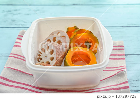 レンジ加熱した野菜 レンジ加熱した野菜 137297728
