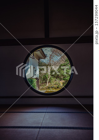 京都の美しい庭園 137299044