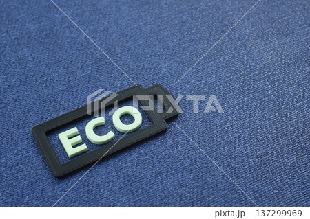 持続可能な未来を願うECOのシンボル 持続可能な未来を願うECOのシンボル 137299969