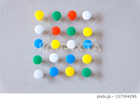 Push pin set or Colorful thumbtacks collection on paer. Push pin set or Colorful thumbtacks collection on paer. 137304299