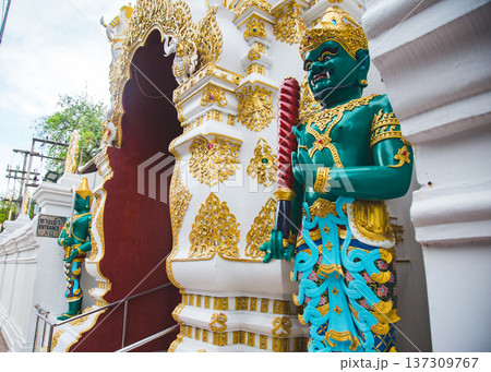 Wat Chedi Luang 137309767