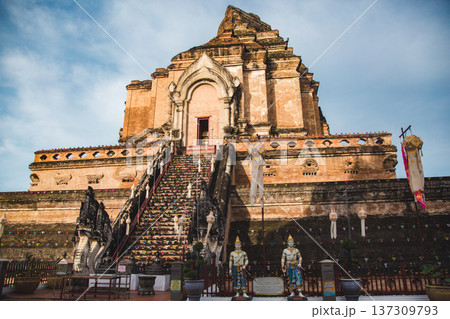 Wat Chedi Luang 137309793