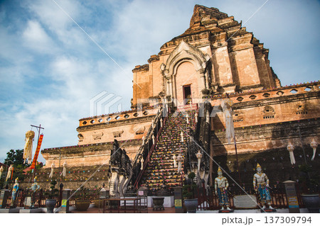 Wat Chedi Luang 137309794