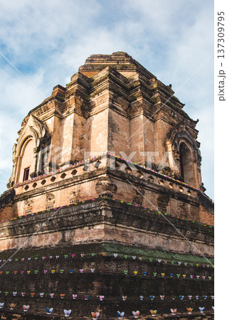 Wat Chedi Luang Wat Chedi Luang 137309795