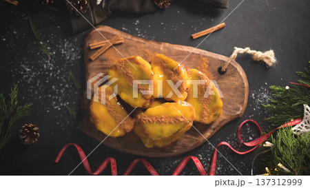 Christmas Rabanadas with egg yolk cream Christmas Rabanadas with egg yolk cream 137312999