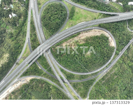 高速道路 137313329