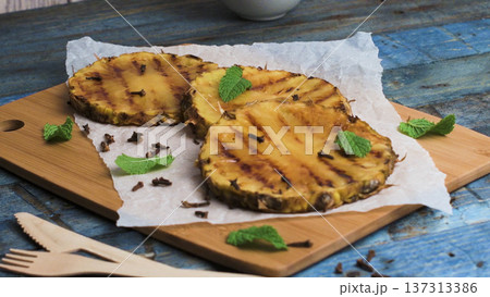 Grilled pineapple slices Grilled pineapple slices 137313386