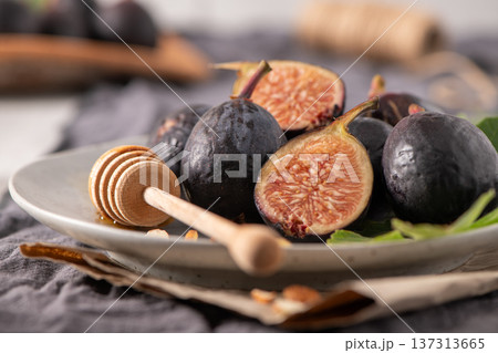 Fresh Black Mission Figs Still Life Fresh Black Mission Figs Still Life 137313665