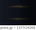 黒背景の金グリッター上下ボーダー（高級ラグジュアリーバナー背景） 137314266