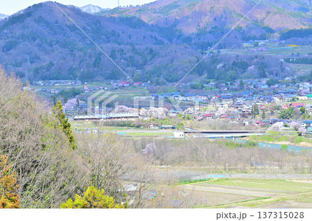 名胡桃城址からの眺め　利根川　集落　群馬県みなかみ町 137315028