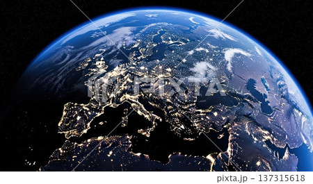 宇宙から見たヨーロッパ大陸と都市ネットワーク光が広がるテック・AI時代の未来イメージ 137315618