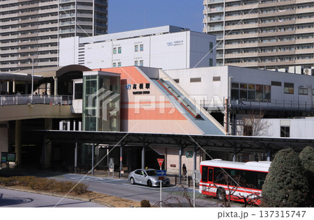 高槻駅の橋上駅舎南口 137315747