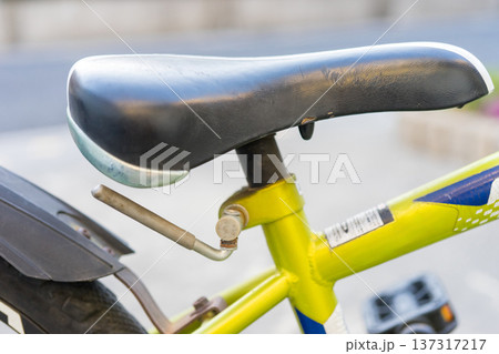 子供用自転車のサドル 137317217