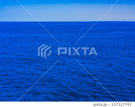 青い海と青い空 137317741