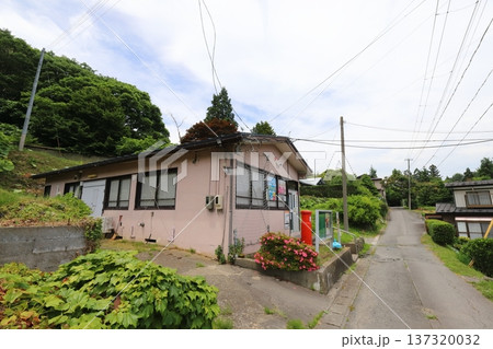 岩手　普代　丸ポストのある風景（堀内郵便局） 137320032