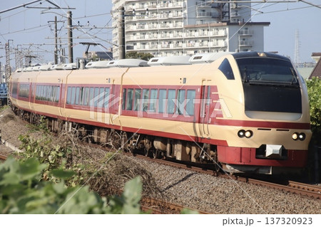 JR東日本E653系1000番台(国鉄特急色) JR東日本E653系1000番台(国鉄特急色) 137320923