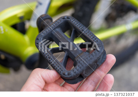 自転車のペダル 自転車のペダル 137321037
