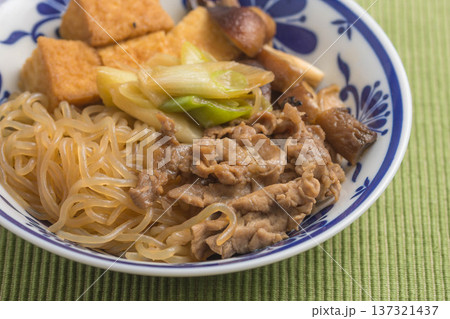 すき焼き風煮込み すき焼き風煮込み 137321437