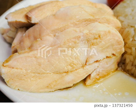 シンガポールチキンライスの蒸し鶏 シンガポールチキンライスの蒸し鶏 137321450