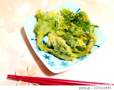 春の味覚　ふきのとうの天ぷら 137322445
