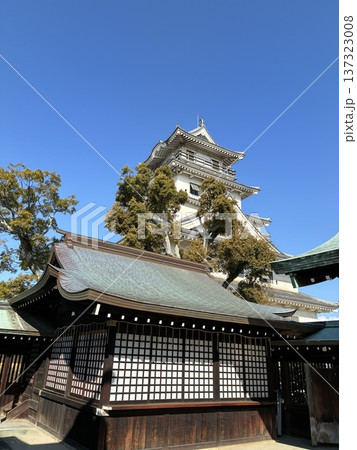 吹揚神社から快晴の今治城 吹揚神社から快晴の今治城 137323008