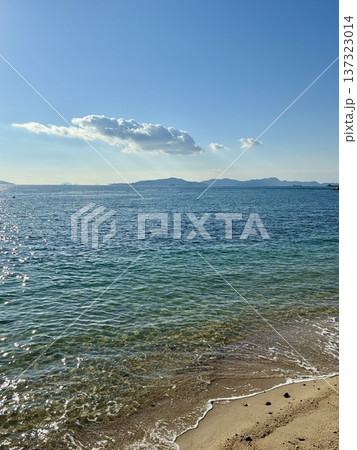 風早長浜海岸からの瀬戸内海波打ち際 風早長浜海岸からの瀬戸内海波打ち際 137323014