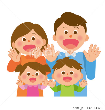 笑顔で驚く家族 137324375
