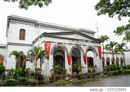 インドネシアボゴール駅の歴史的駅舎/オランダ統治時代の面影を残す鉄道建築 インドネシアボゴール駅の歴史的駅舎/オランダ統治時代の面影を残す鉄道建築 137325655