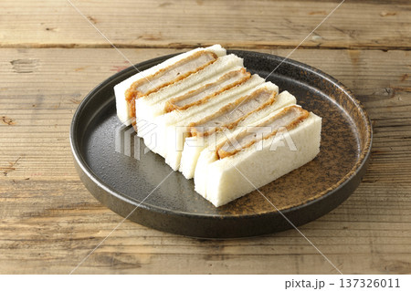 ヒレカツサンド 137326011